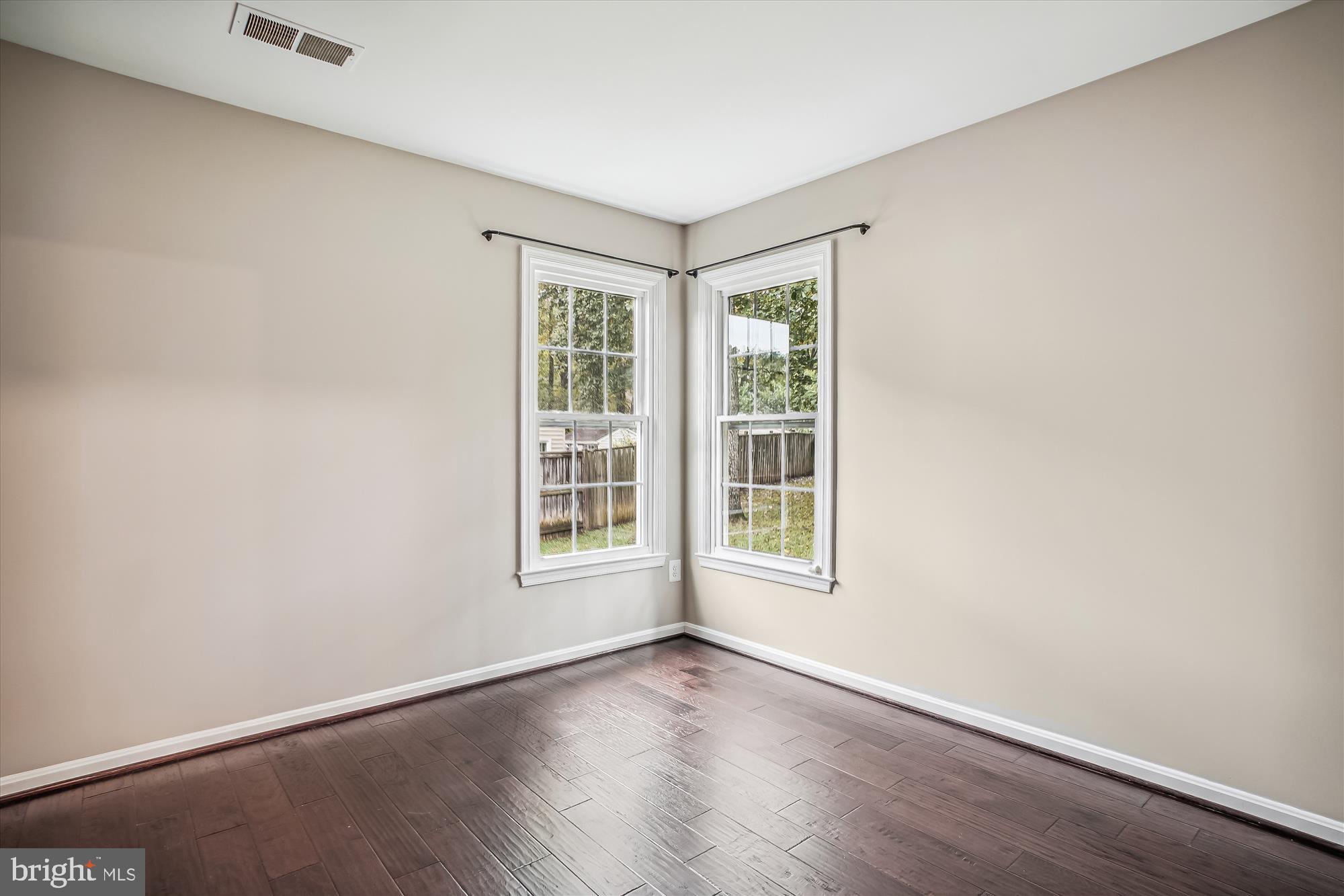 FOX MILL ESTATES - Residential Lease