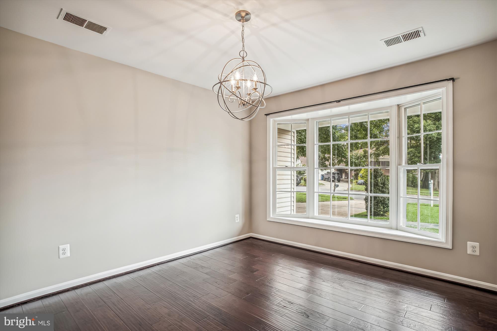 FOX MILL ESTATES - Residential Lease