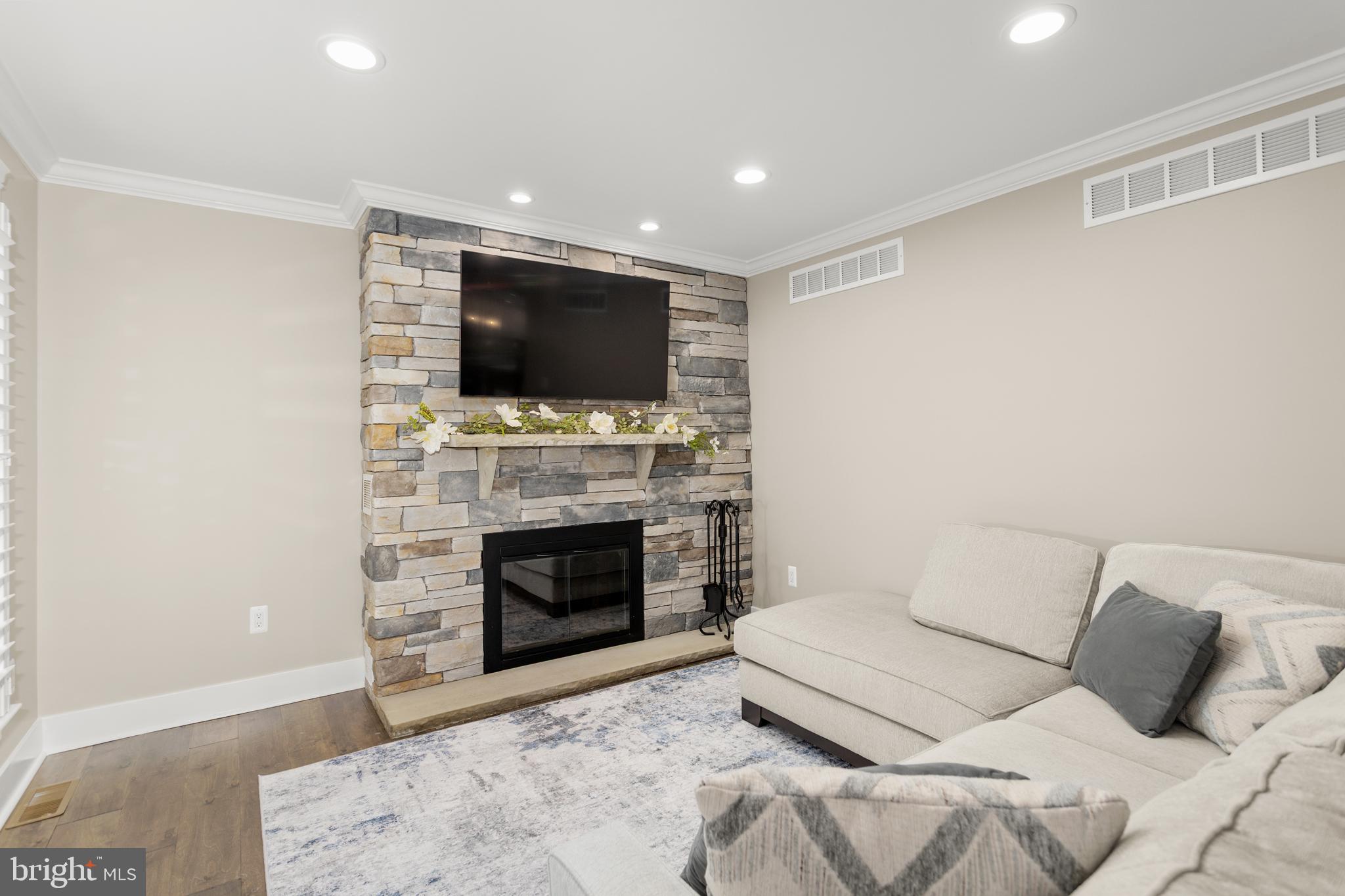 FEASTERVILLE HGTS - Residential