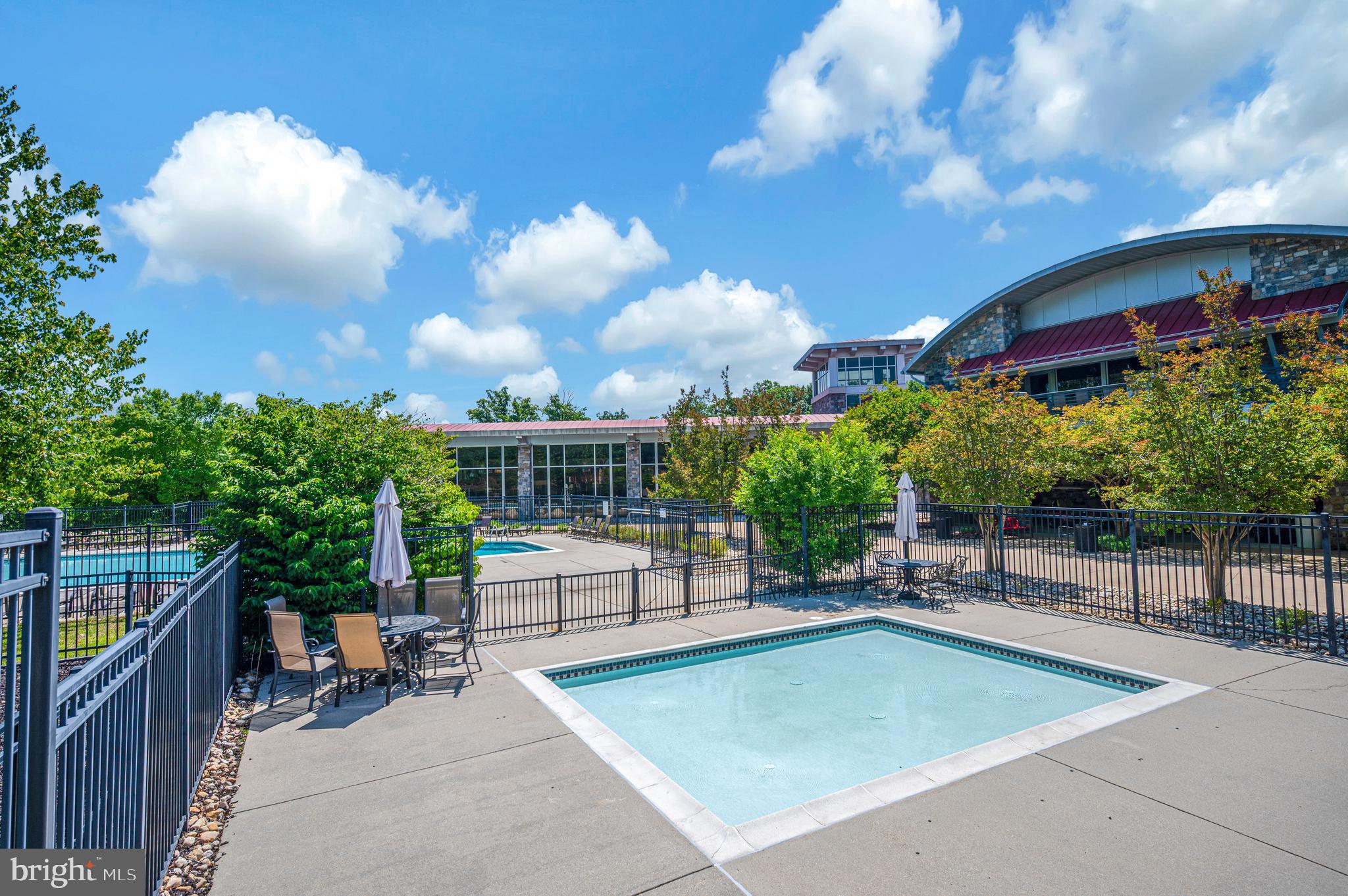 POTOMAC CLUB - Residential
