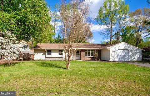 2 Short Circle, Fredericksburg, VA MLS: VASP2032330