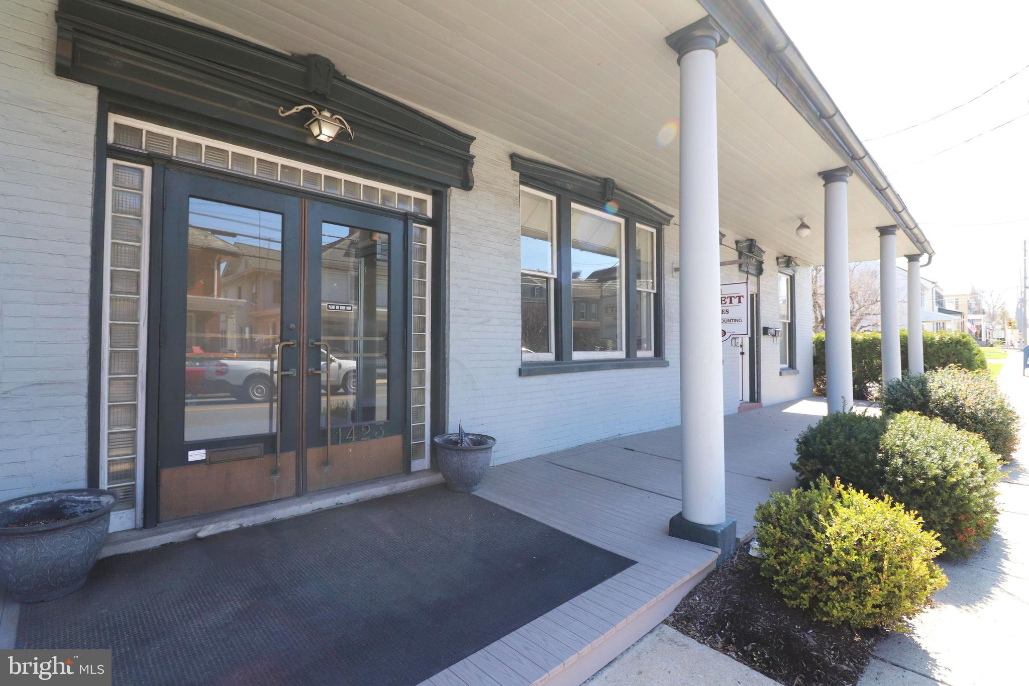 1413 W MAIN STREET 23