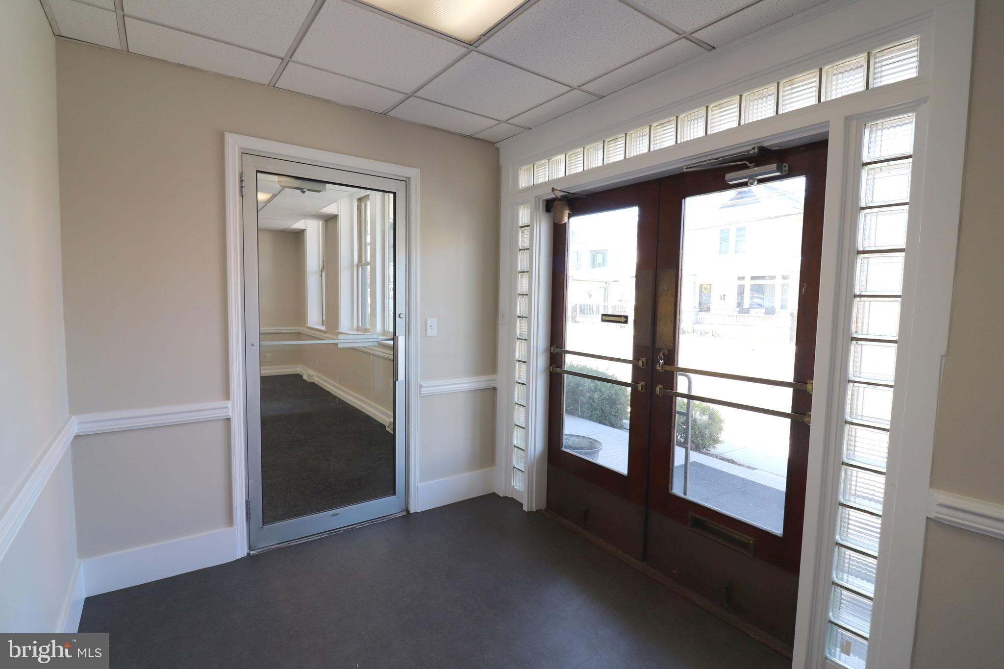 1413 W MAIN STREET 23