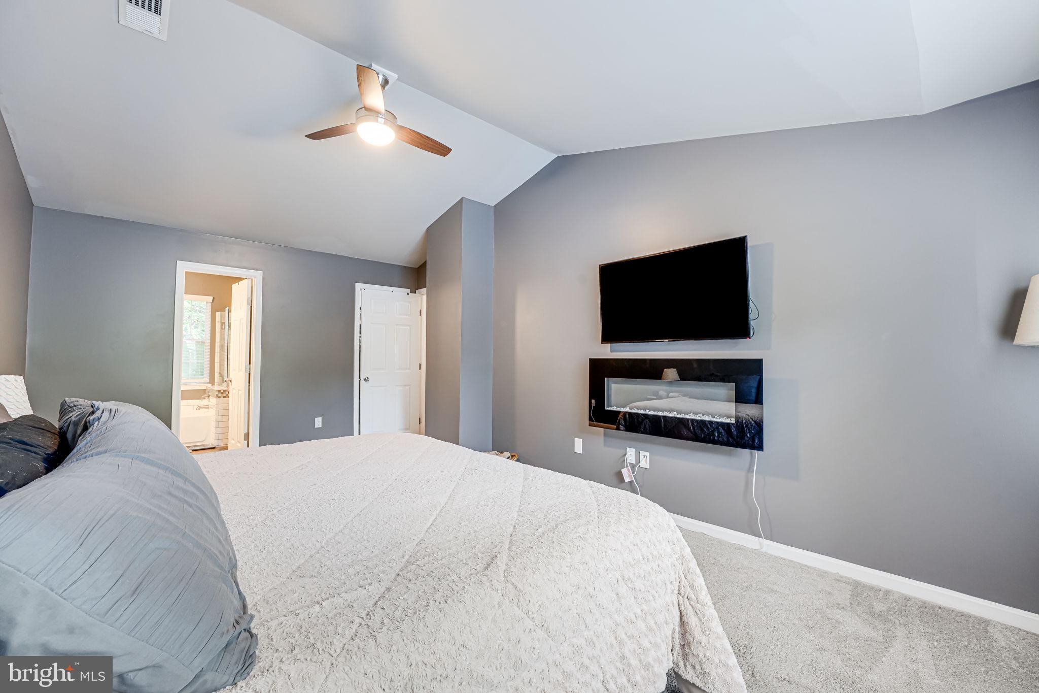 COUNTRY CLUB/LAKE MONTCLAIR - Residential