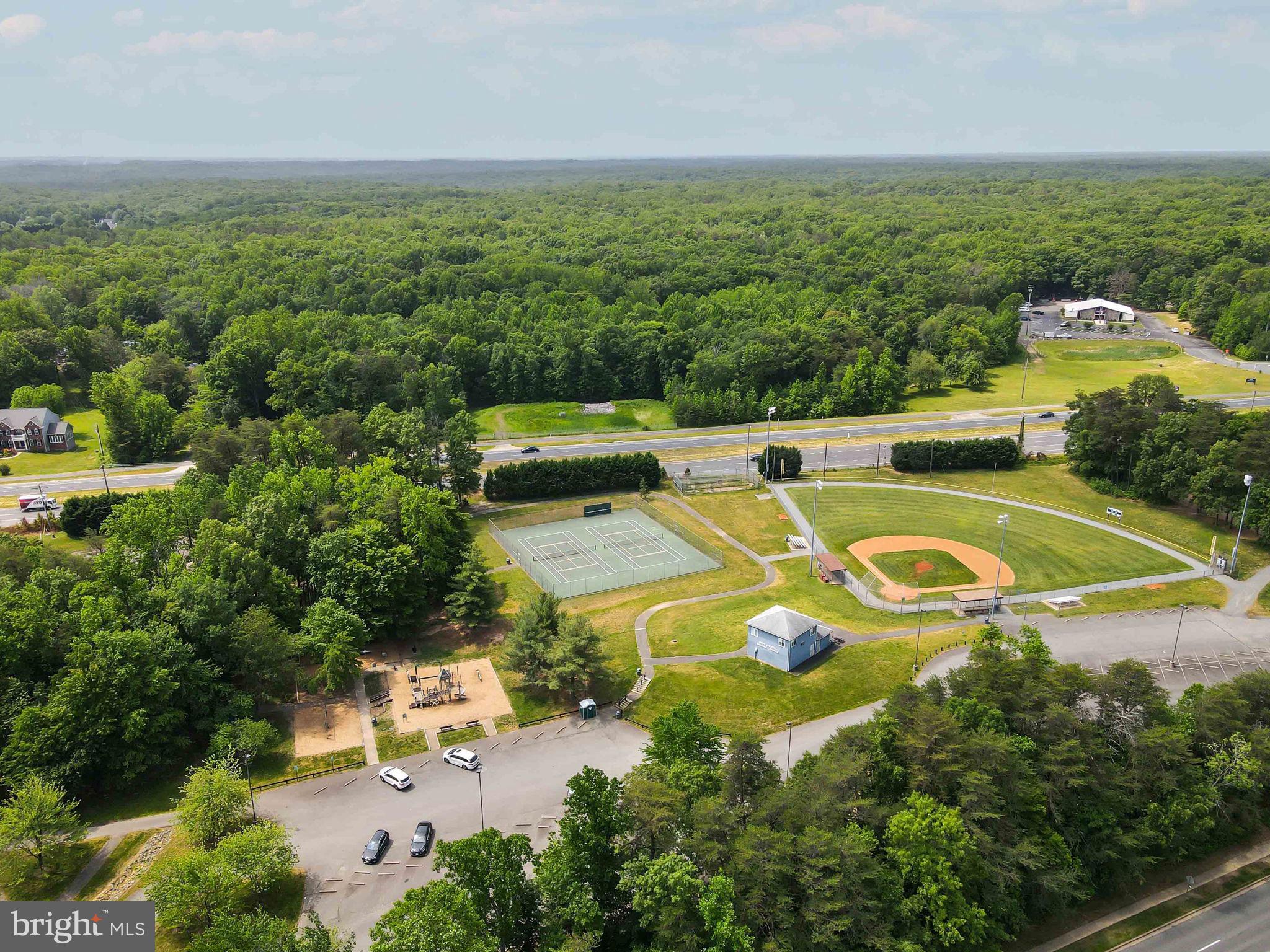 COUNTRY CLUB/LAKE MONTCLAIR - Residential