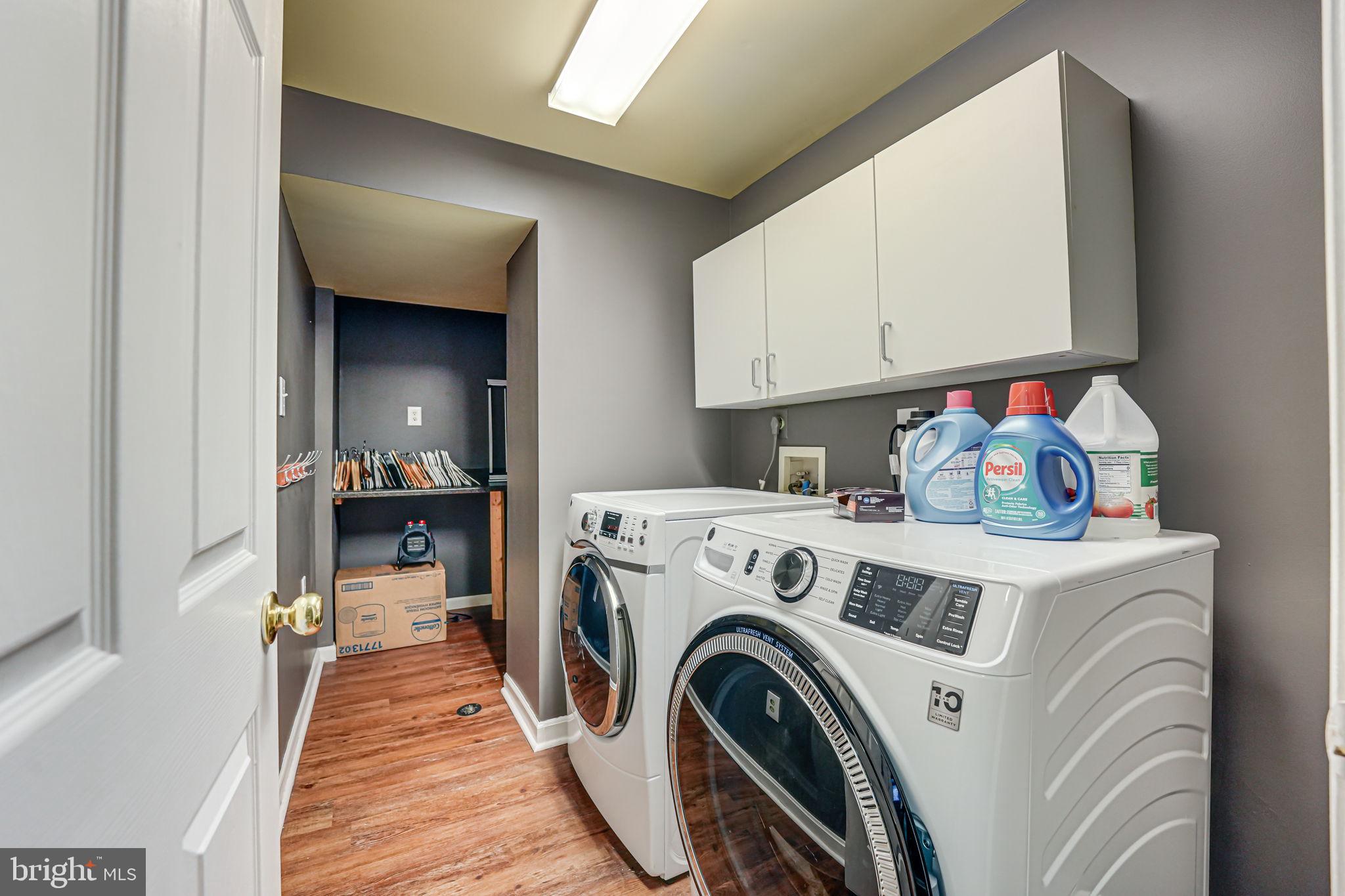 COUNTRY CLUB/LAKE MONTCLAIR - Residential