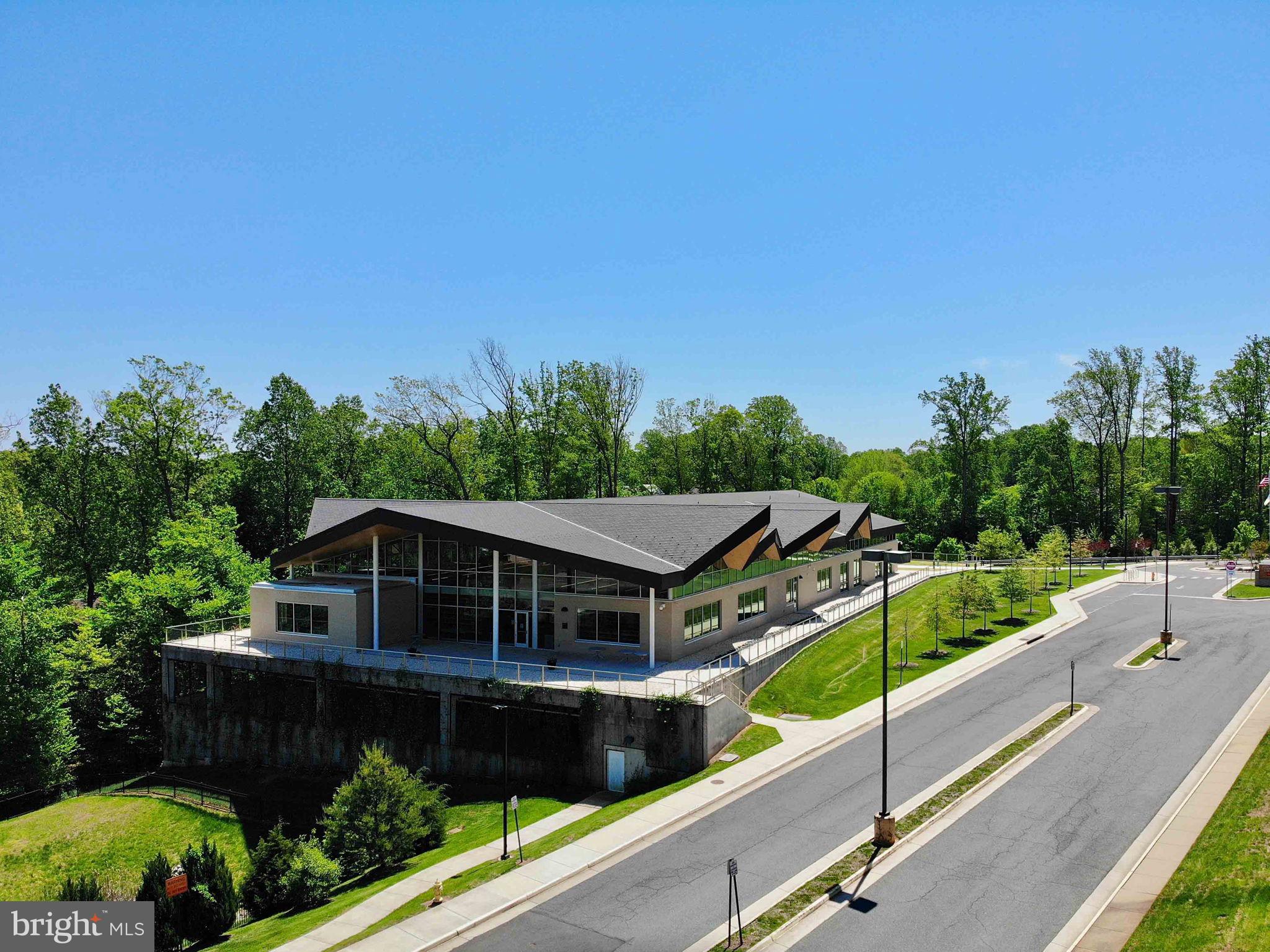 COUNTRY CLUB/LAKE MONTCLAIR - Residential