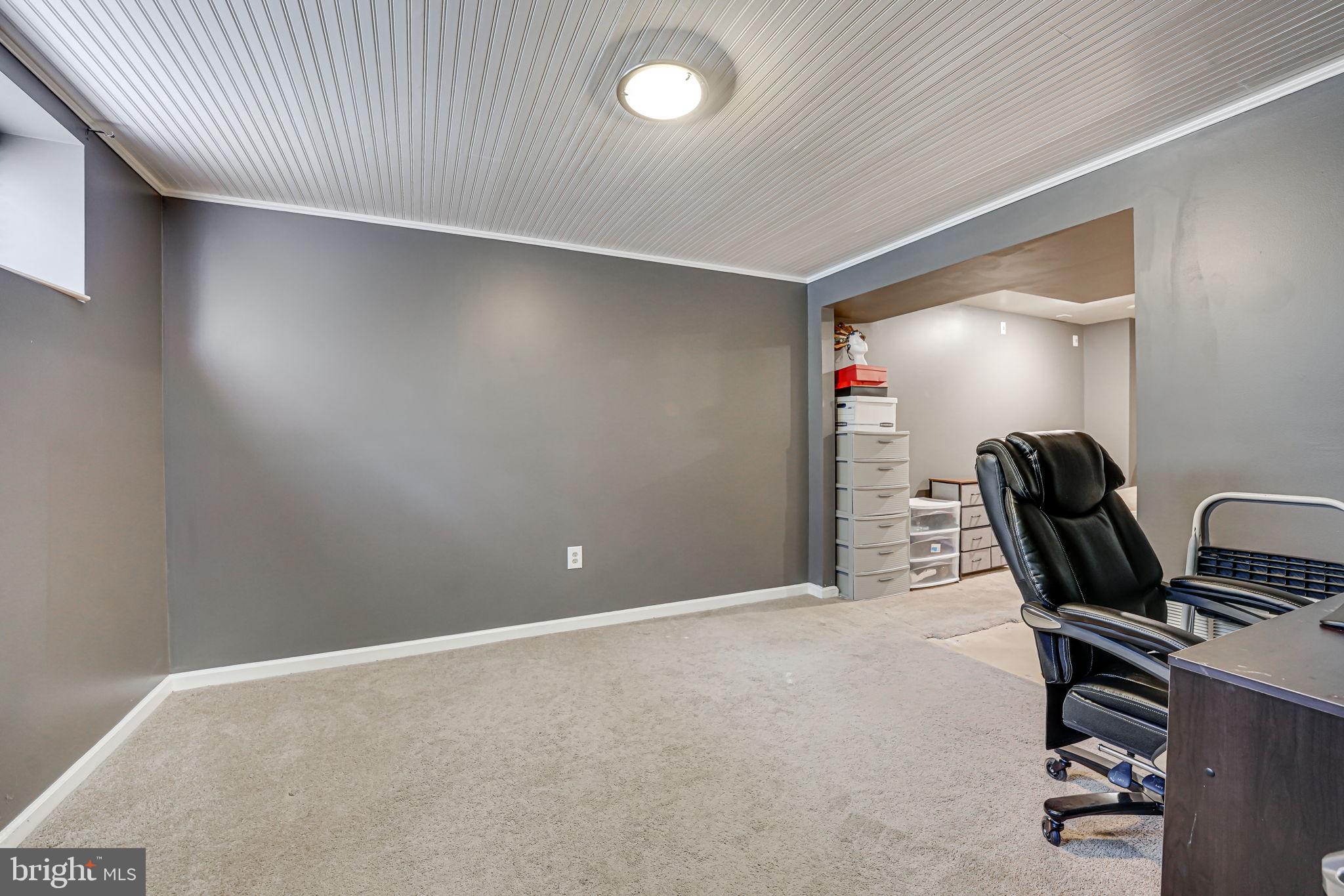 COUNTRY CLUB/LAKE MONTCLAIR - Residential