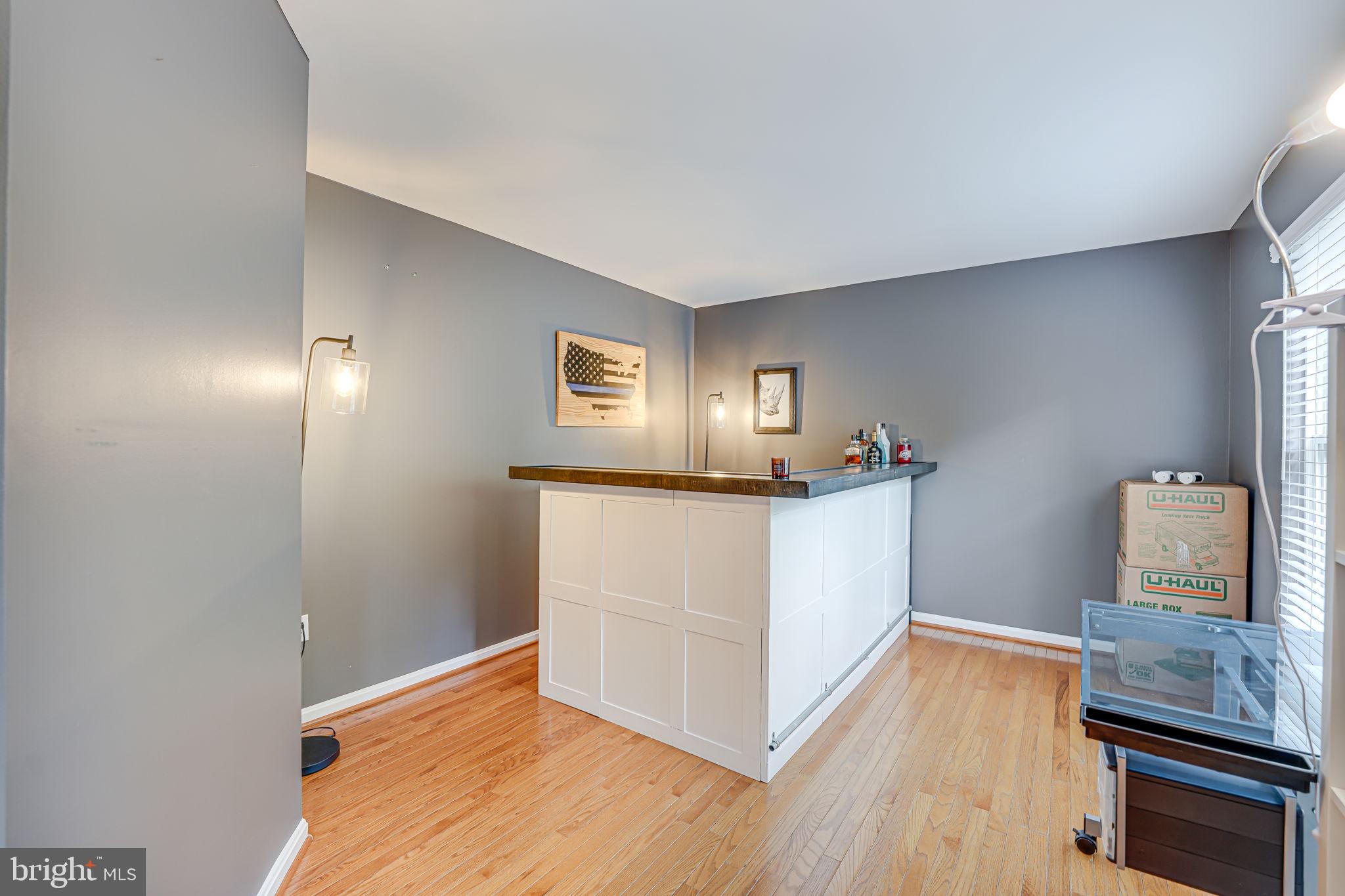 COUNTRY CLUB/LAKE MONTCLAIR - Residential