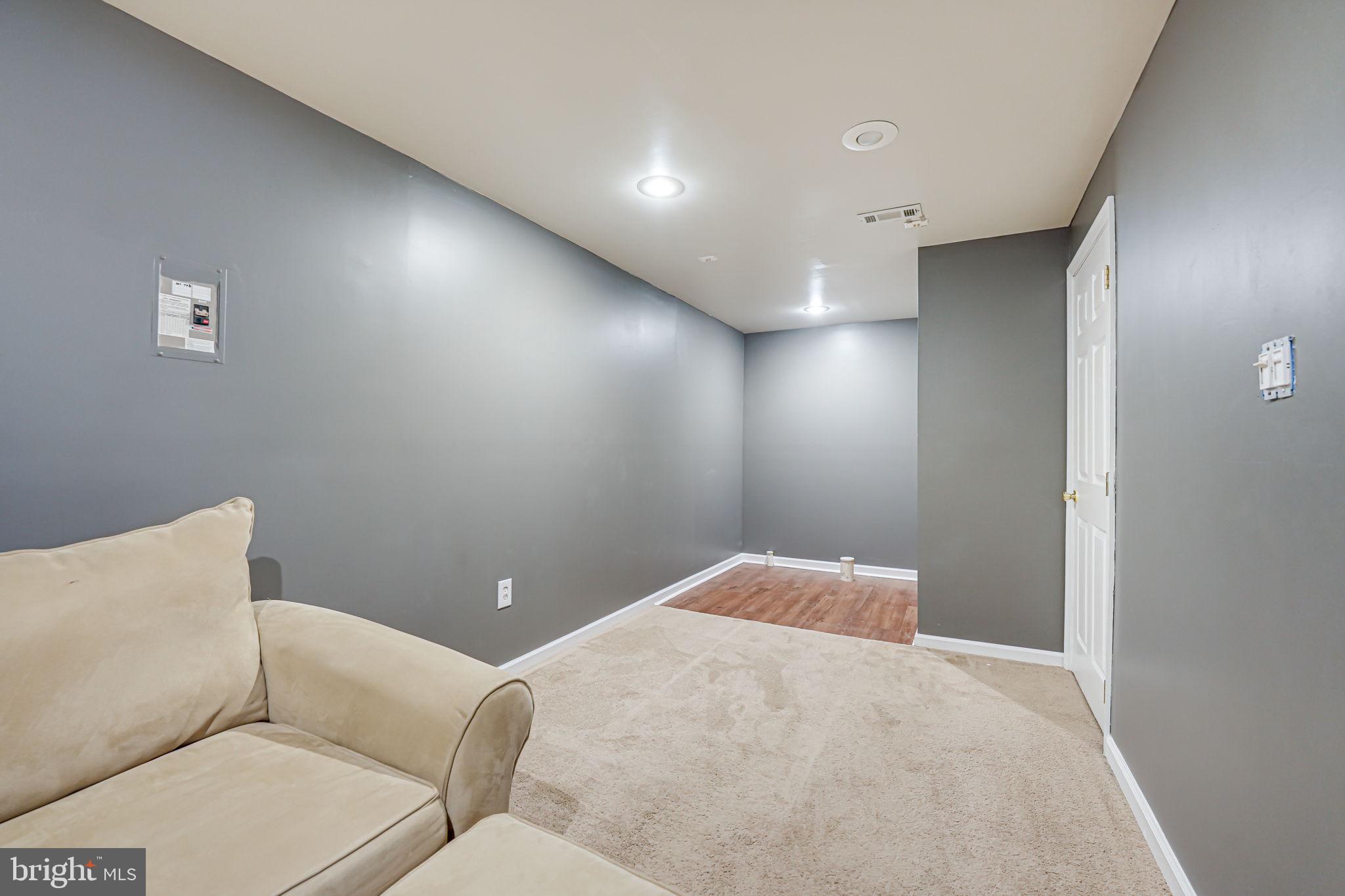 COUNTRY CLUB/LAKE MONTCLAIR - Residential