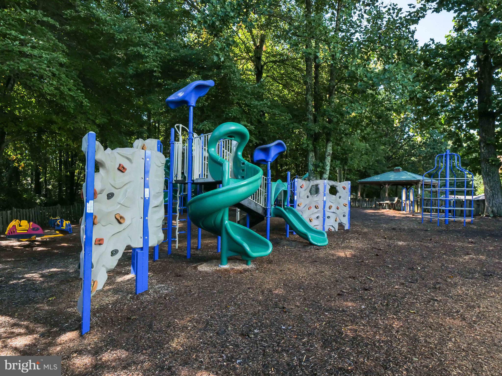 COUNTRY CLUB/LAKE MONTCLAIR - Residential