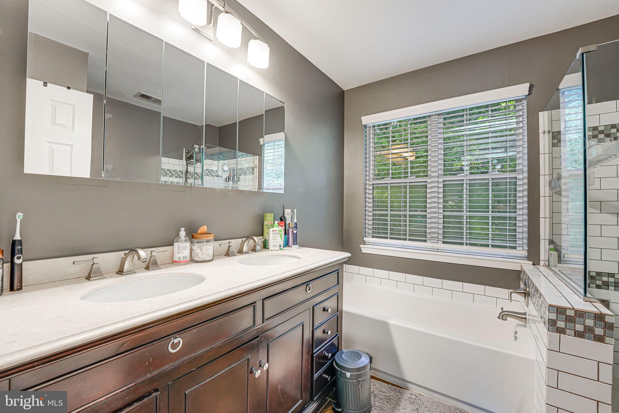 COUNTRY CLUB/LAKE MONTCLAIR - Residential