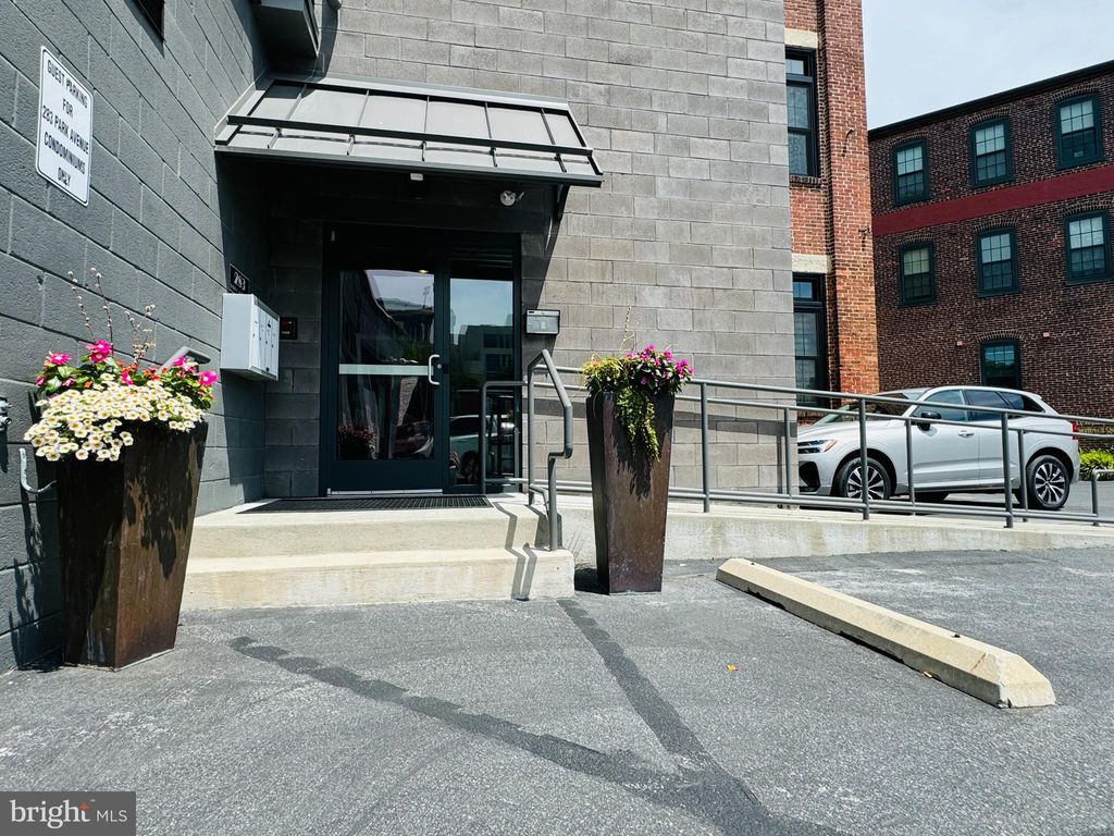 Photo of 283 Park Avenue #1B, Lancaster, PA 17602 (MLS # PALA2053124)