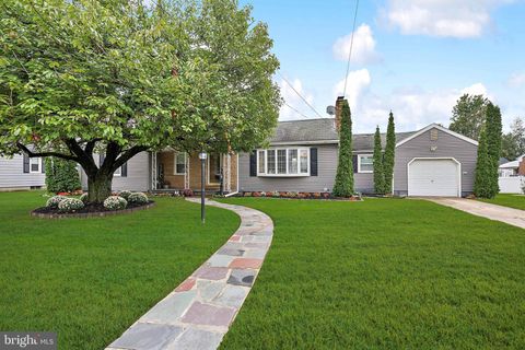 Photo of 520 Rutgers Avenue, BURLINGTON, NJ 08016 (MLS # NJBL2096180) Photo of 520 Rutgers Avenue, BURLINGTON, NJ 08016 (MLS # NJBL2096180)