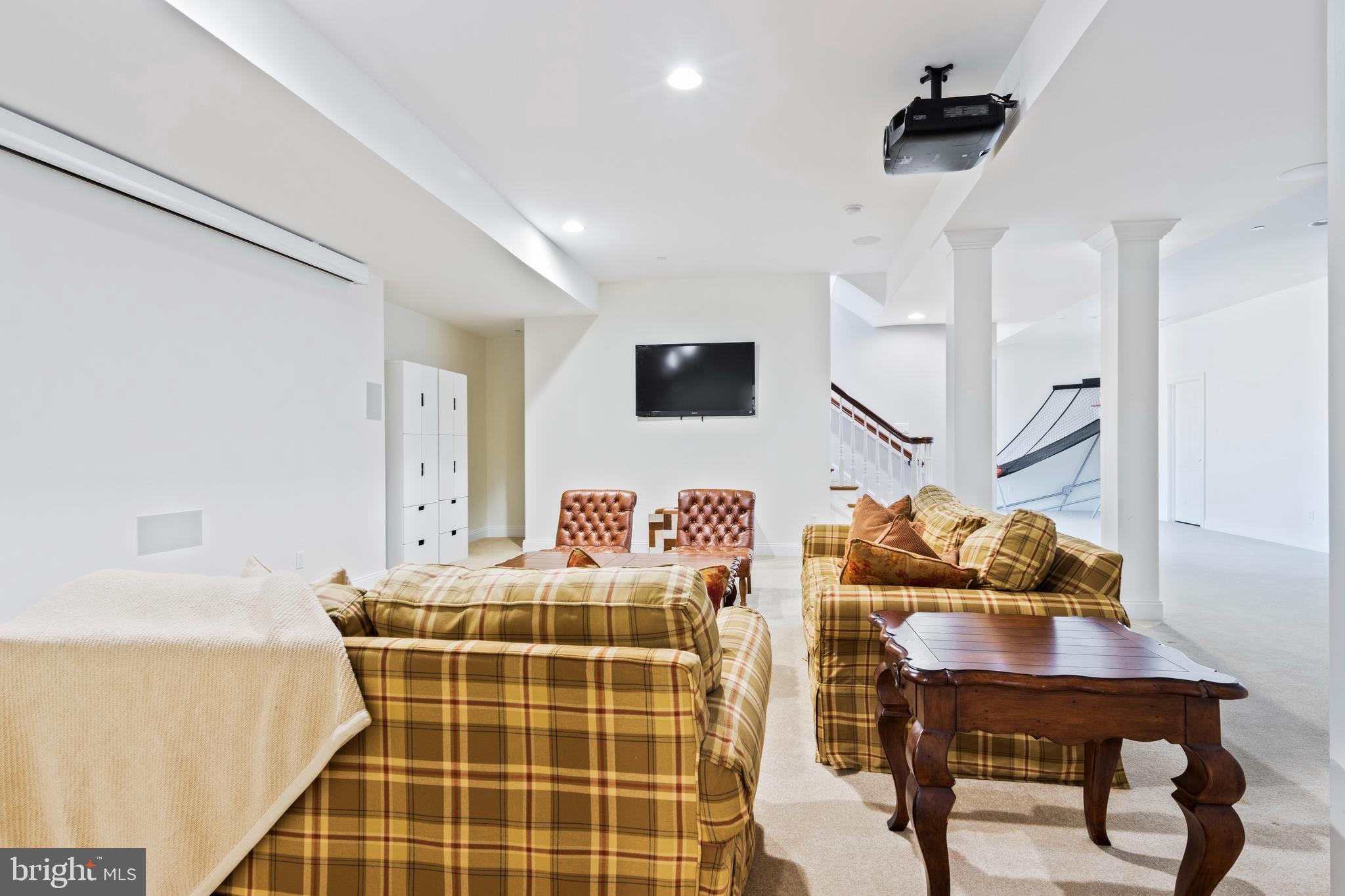 WHITE HORSE - Residential