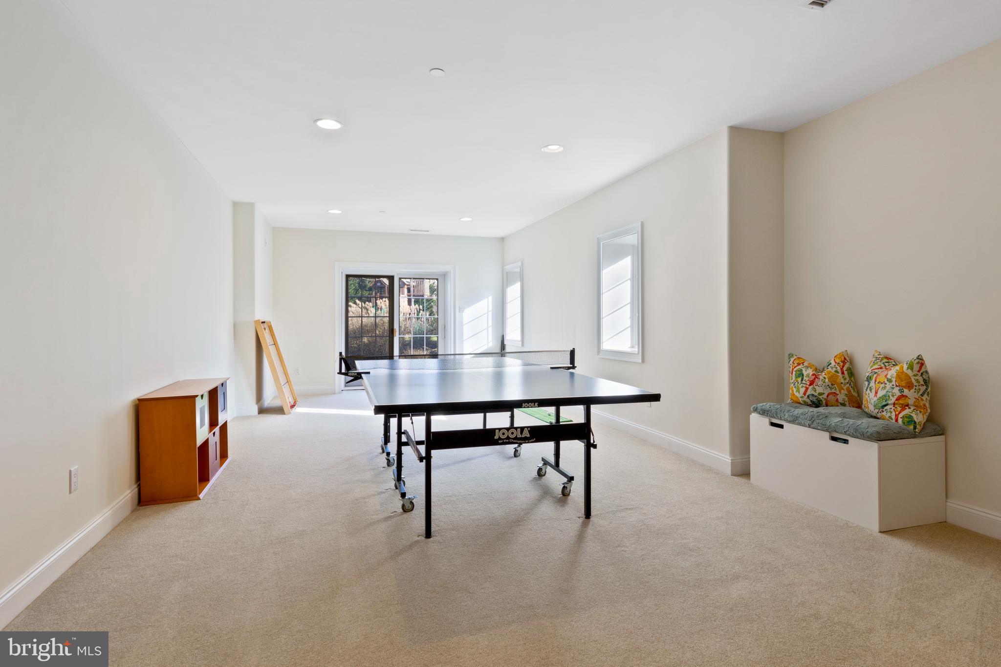 WHITE HORSE - Residential