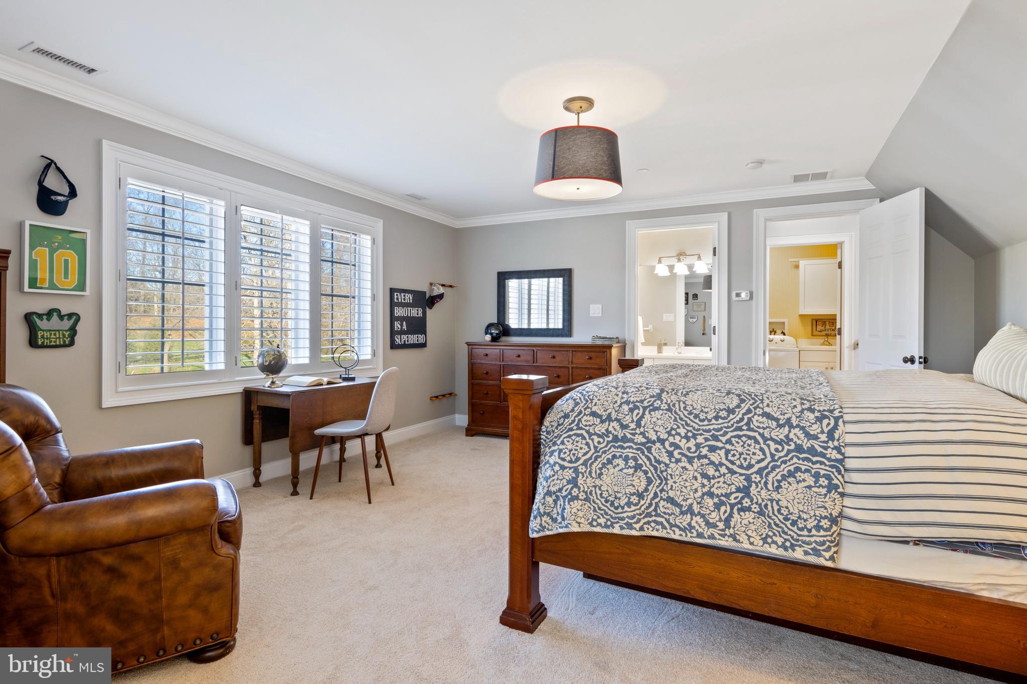 WHITE HORSE - Residential