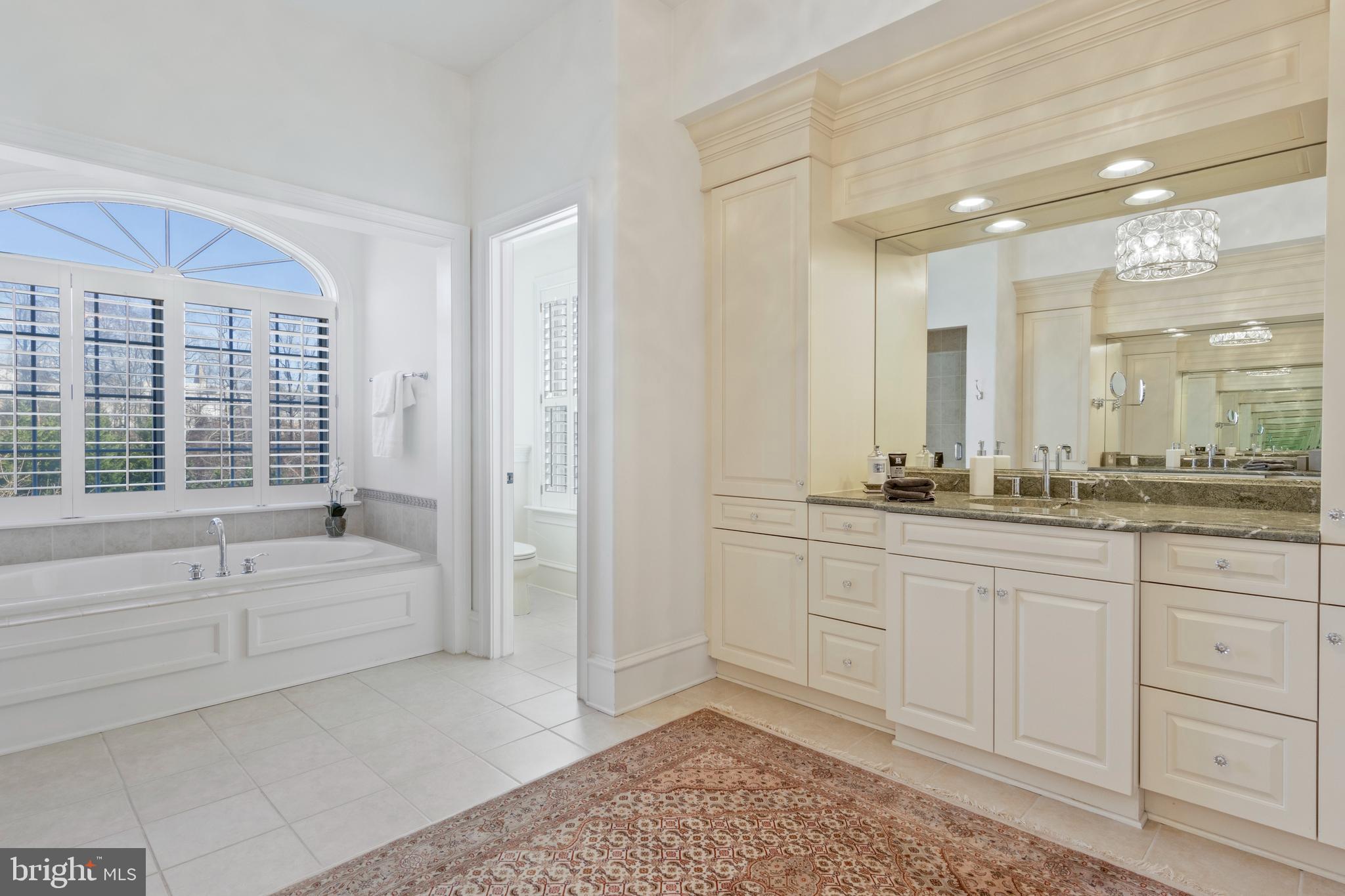 WHITE HORSE - Residential