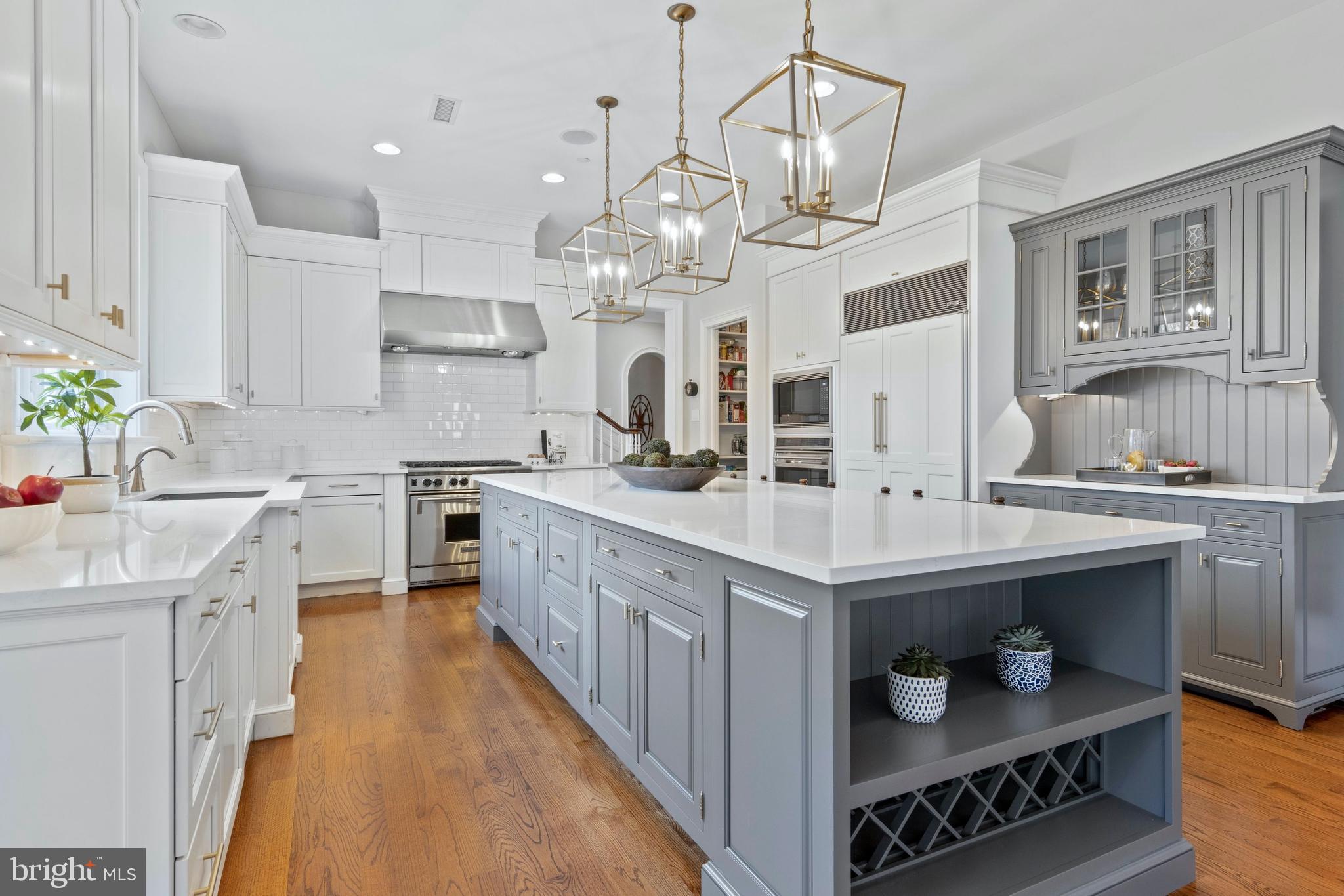 WHITE HORSE - Residential