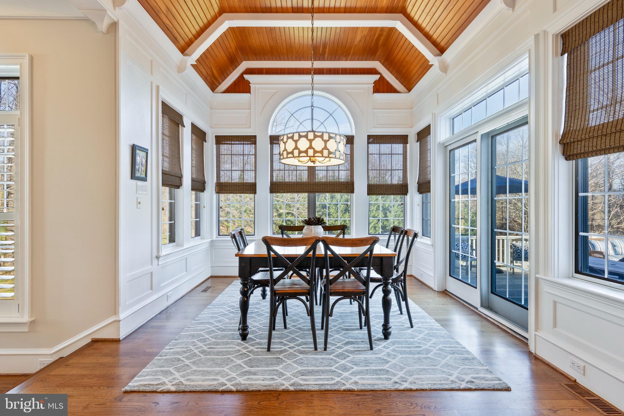 WHITE HORSE - Residential