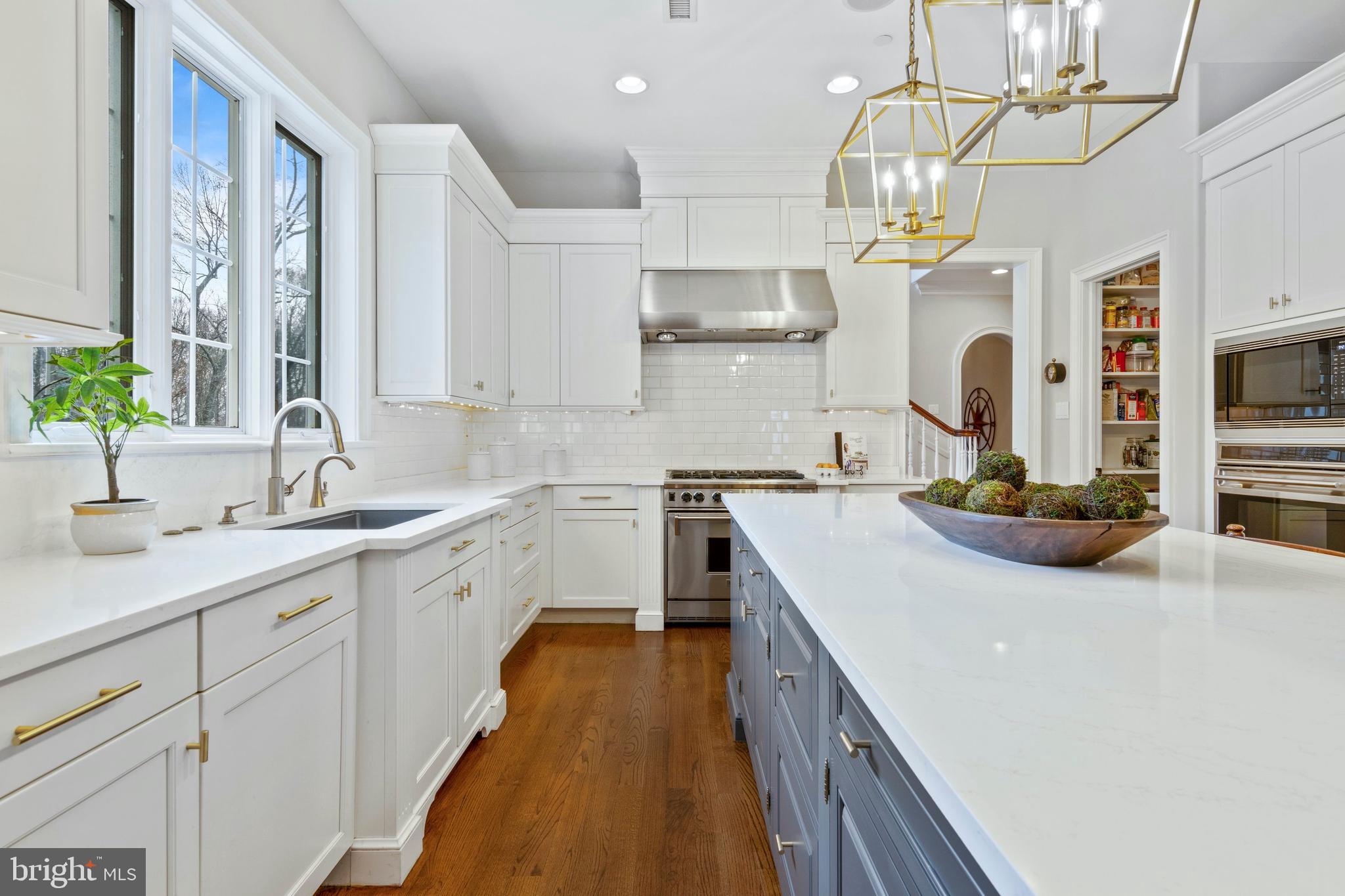 WHITE HORSE - Residential