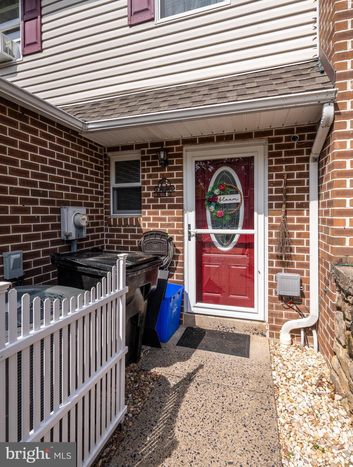 832 WOODCHUCK LANE