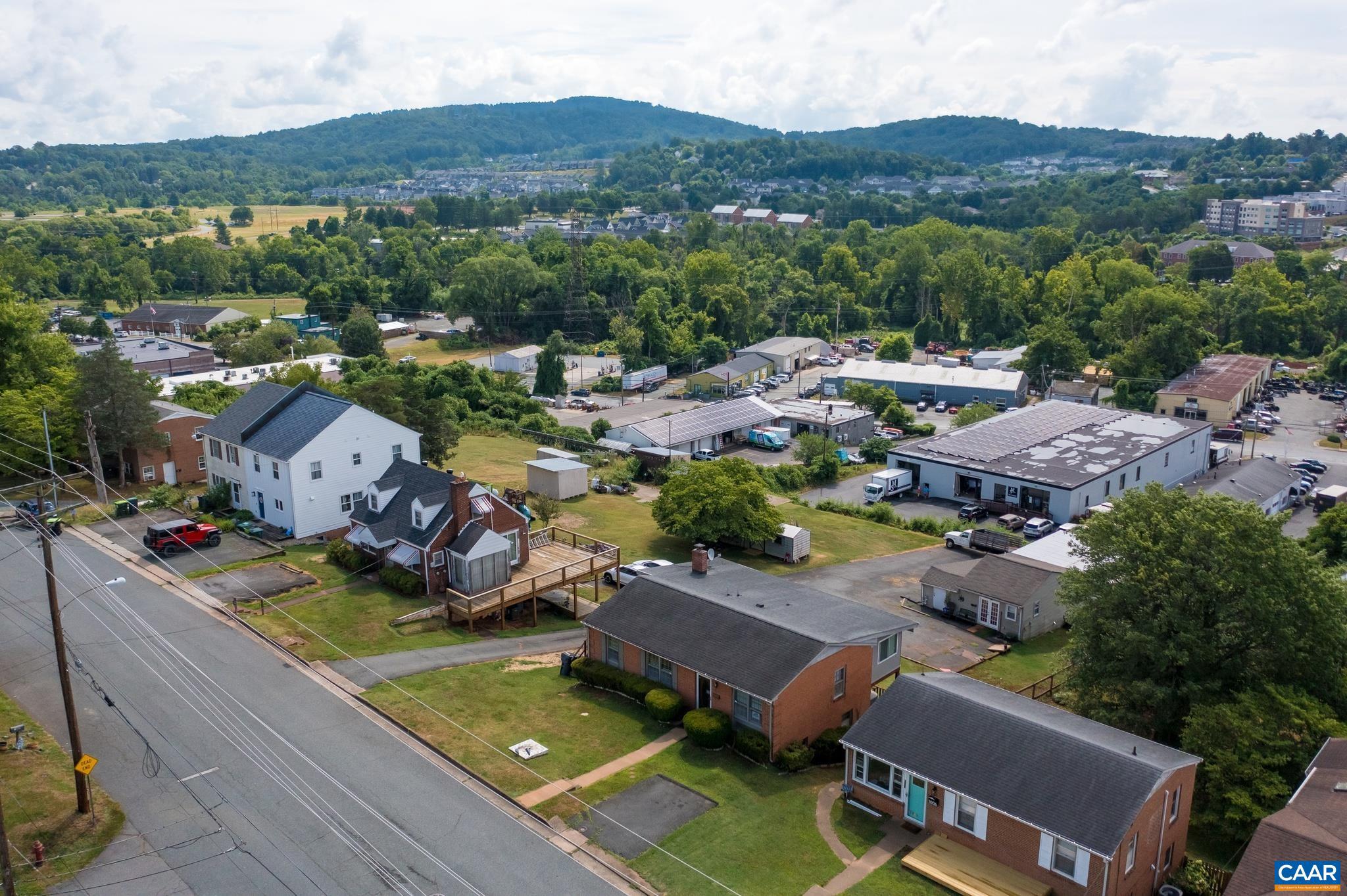 LOCUST GROVE - Residential