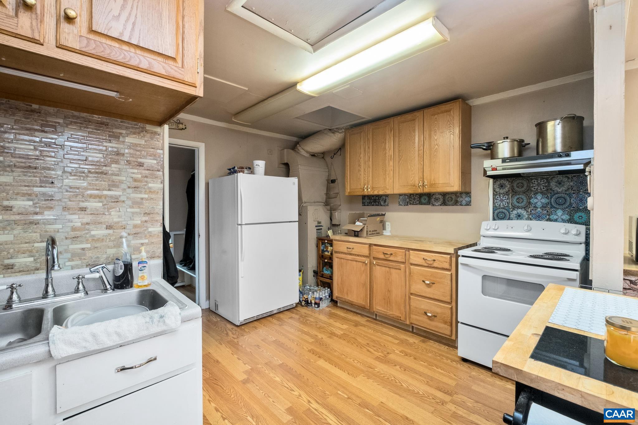 LOCUST GROVE - Residential