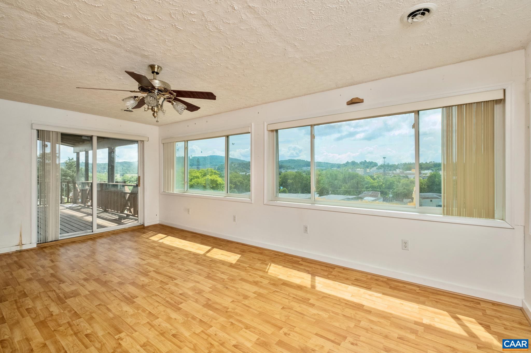 LOCUST GROVE - Residential