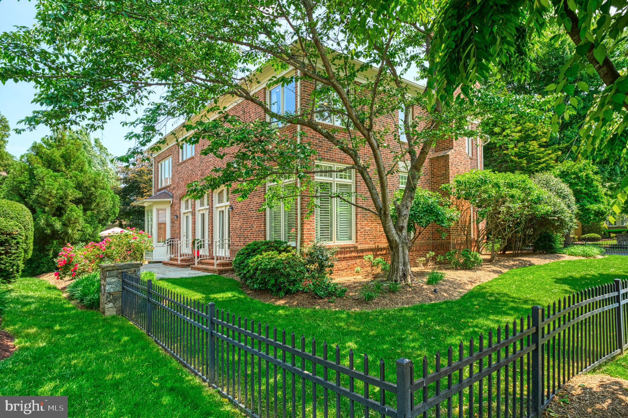 ONE CAMERON PLACE - Residential