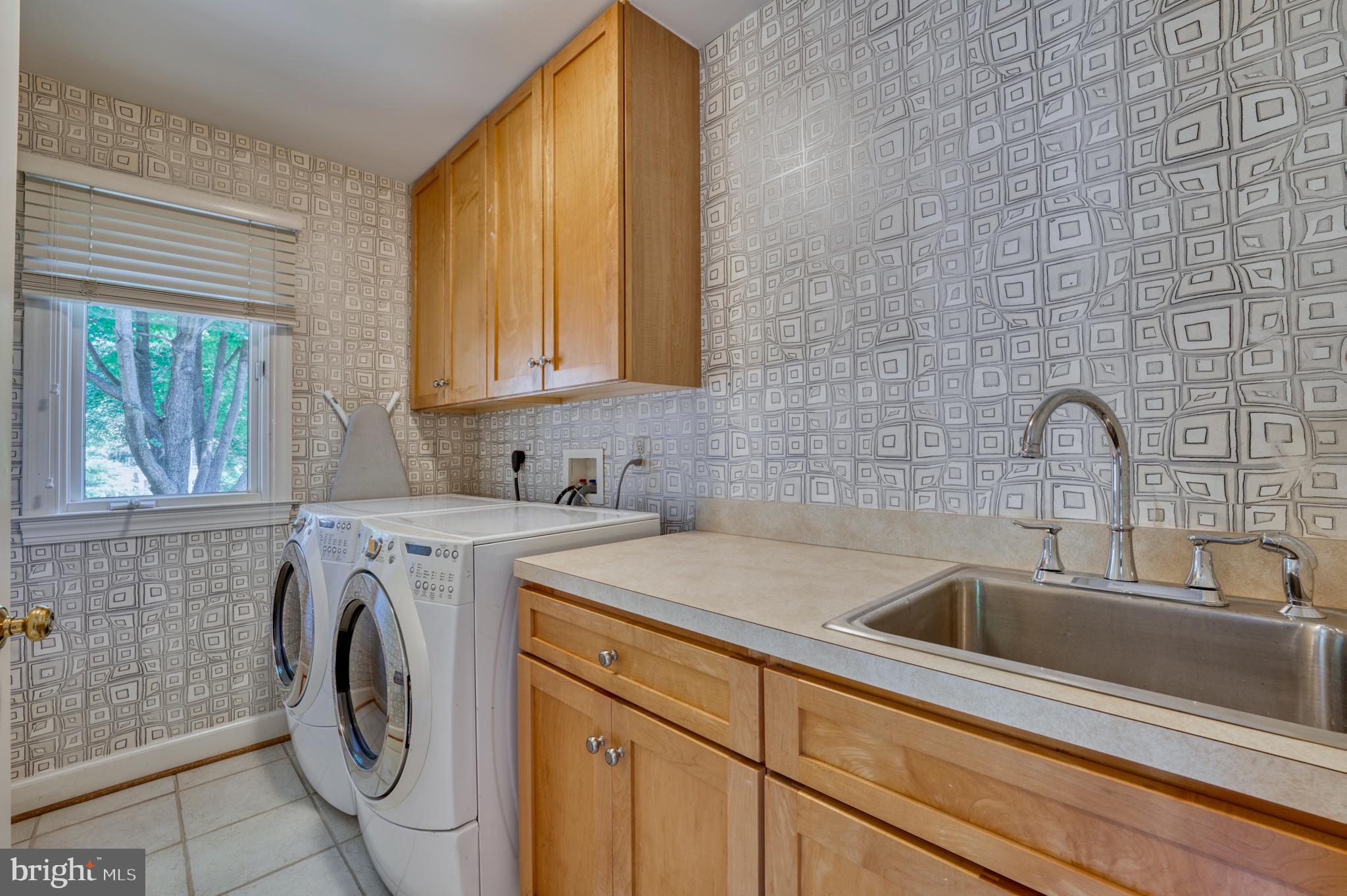 ONE CAMERON PLACE - Residential