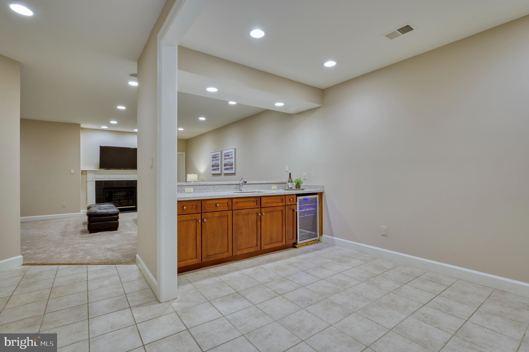 ONE CAMERON PLACE - Residential