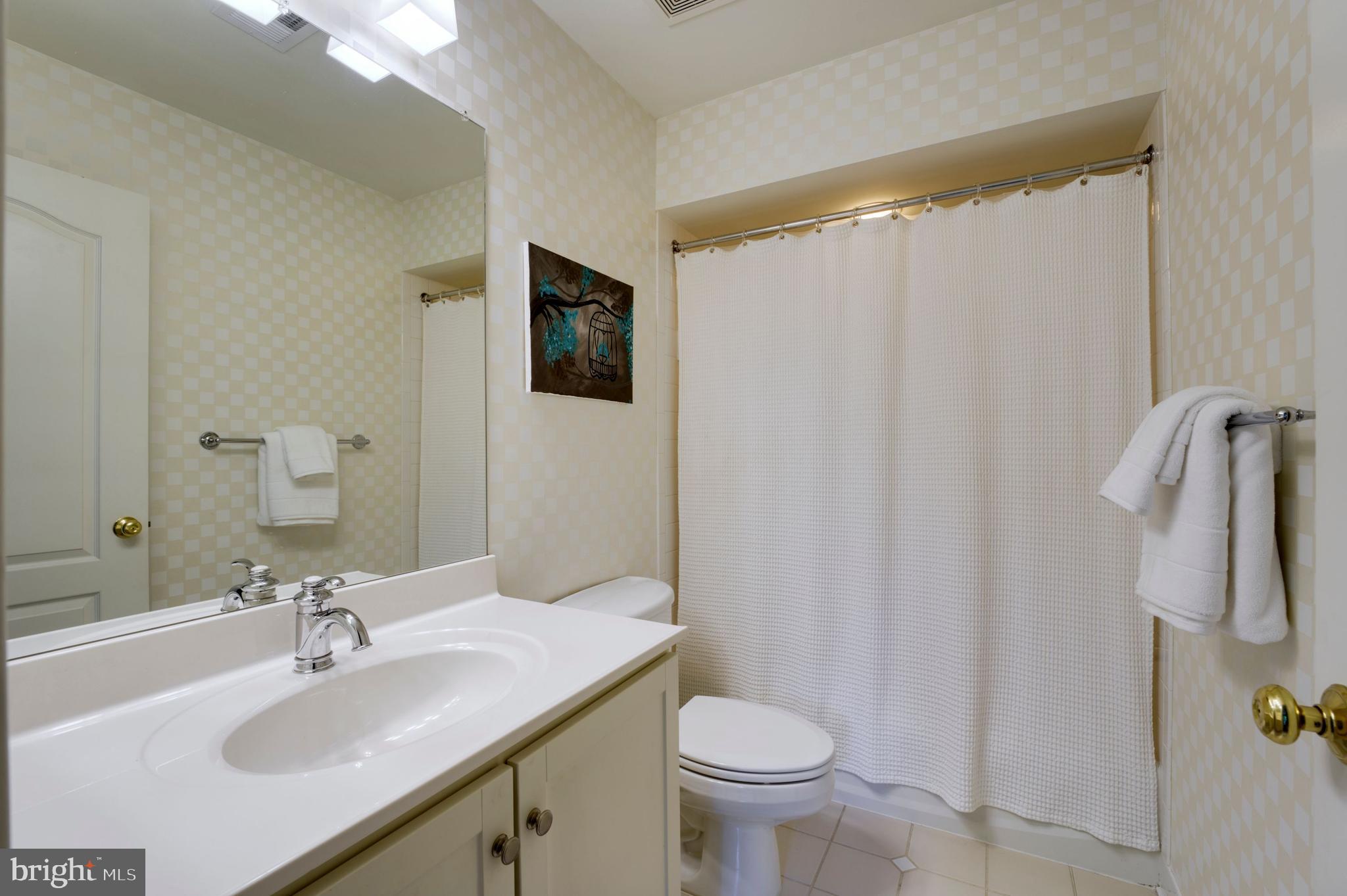 ONE CAMERON PLACE - Residential