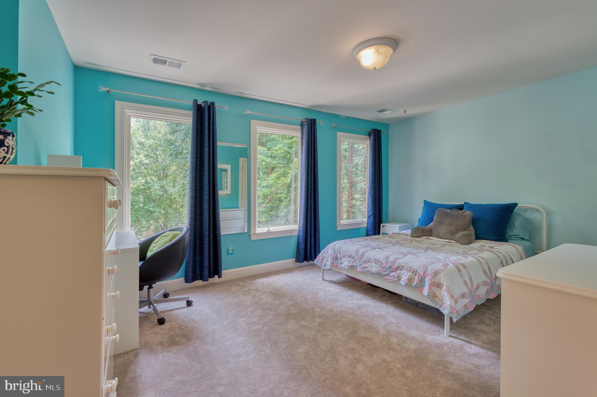 ONE CAMERON PLACE - Residential