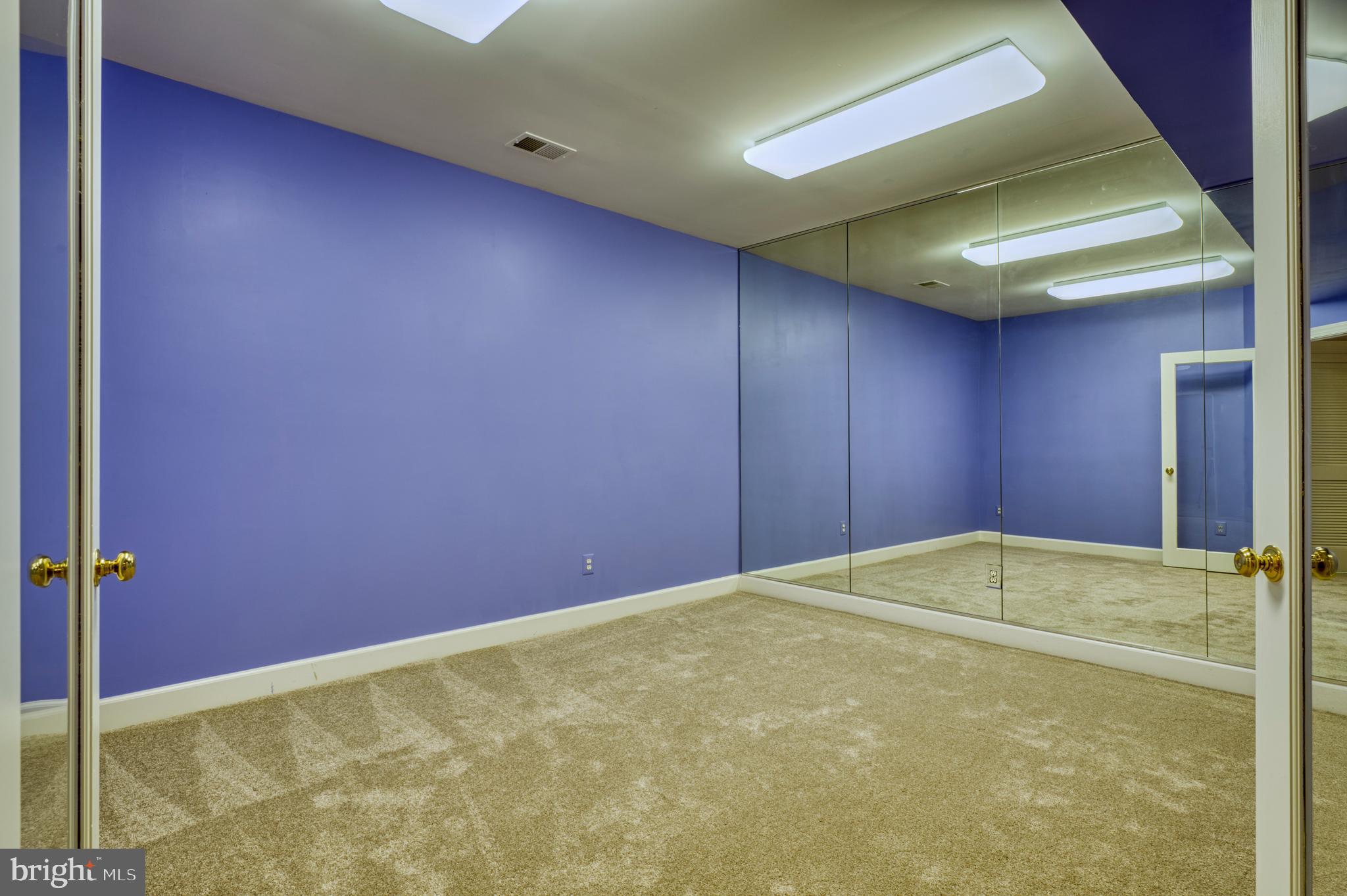 ONE CAMERON PLACE - Residential