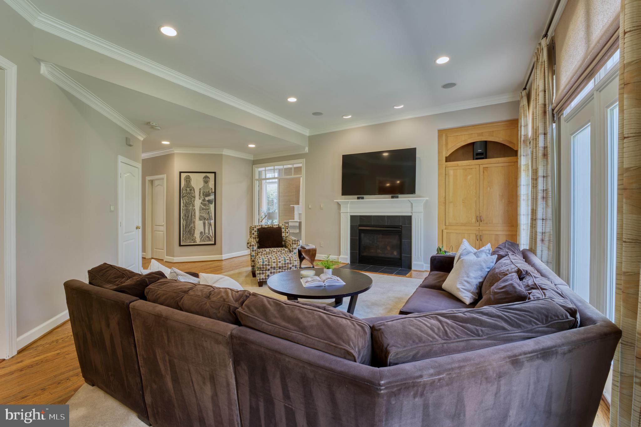 ONE CAMERON PLACE - Residential