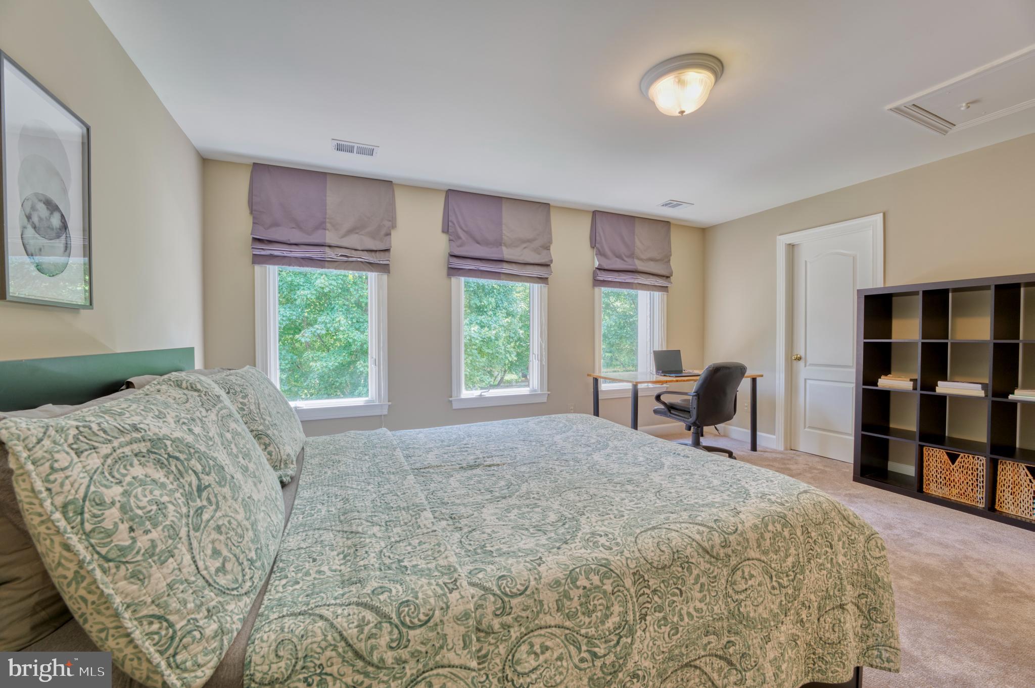 ONE CAMERON PLACE - Residential