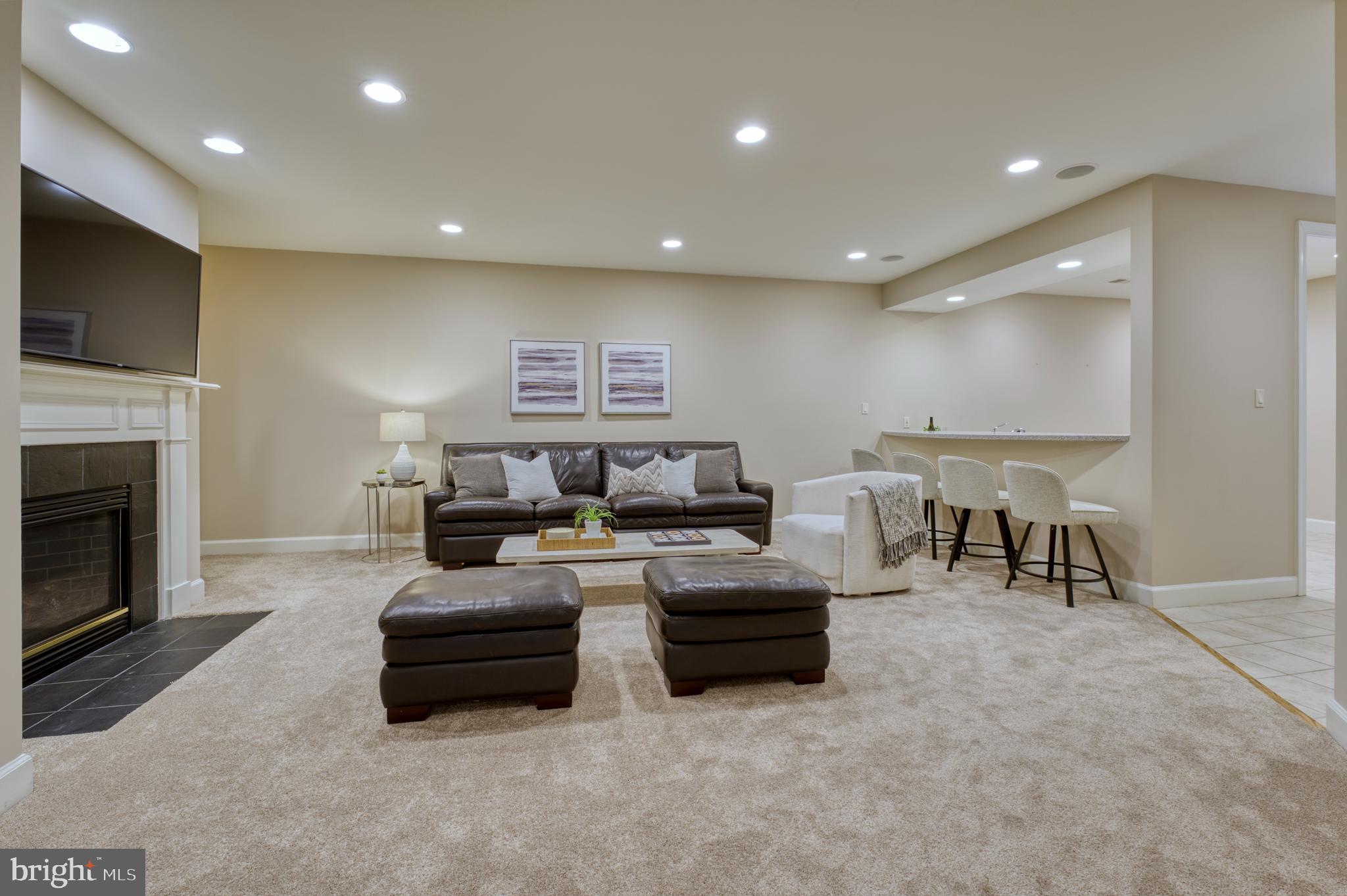 ONE CAMERON PLACE - Residential