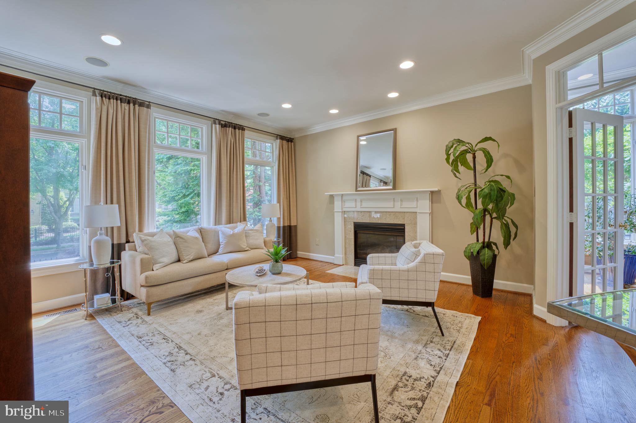 ONE CAMERON PLACE - Residential