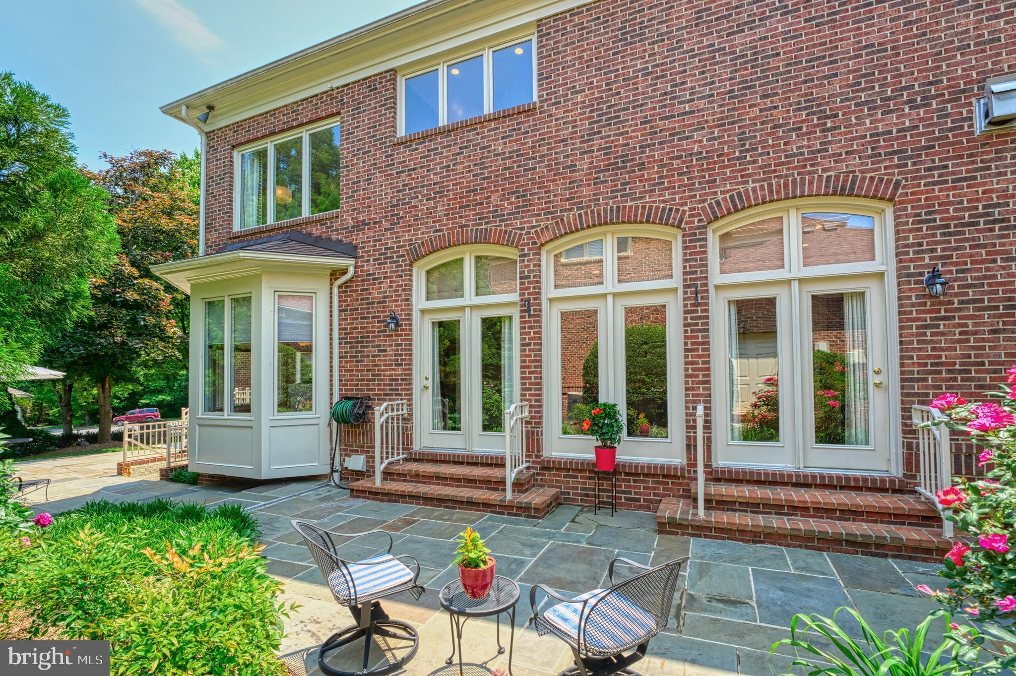 ONE CAMERON PLACE - Residential