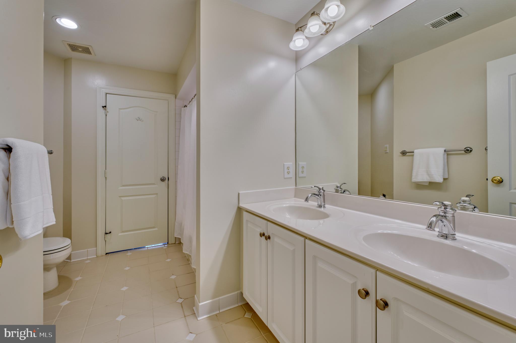 ONE CAMERON PLACE - Residential