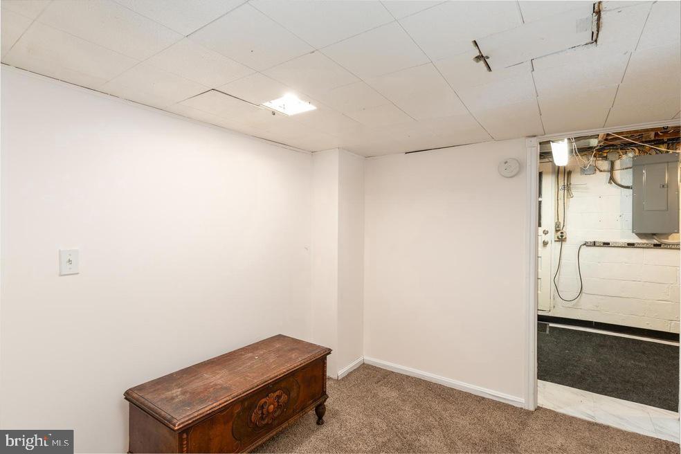 BEVERLY HILLS - Residential Lease