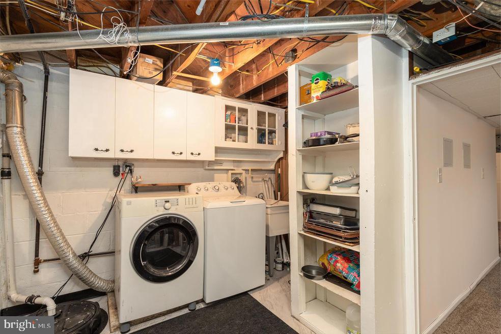 BEVERLY HILLS - Residential Lease