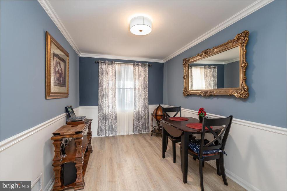 BEVERLY HILLS - Residential Lease