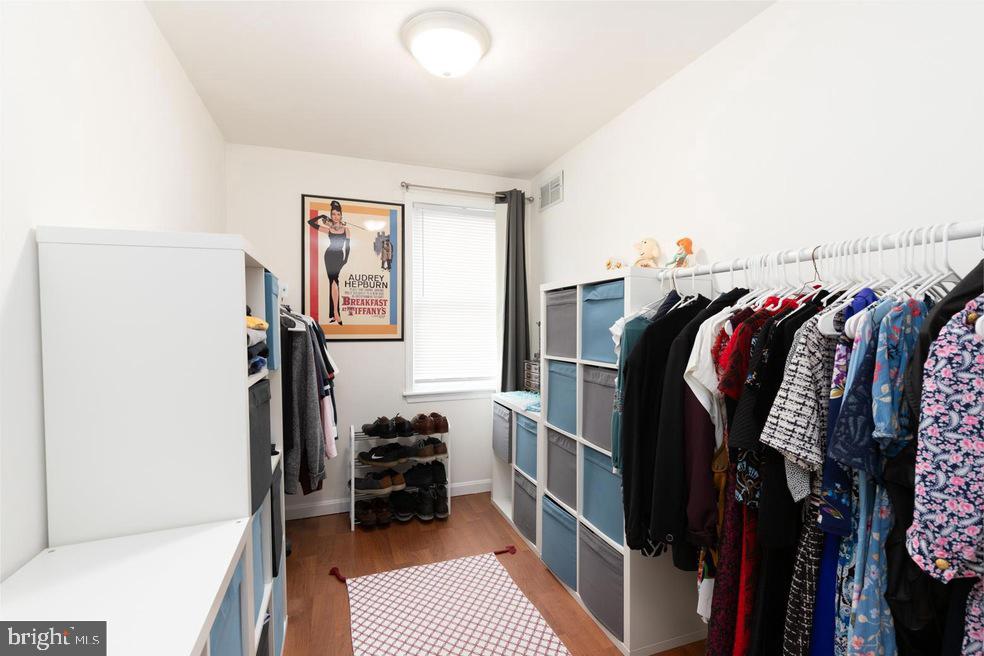BEVERLY HILLS - Residential Lease