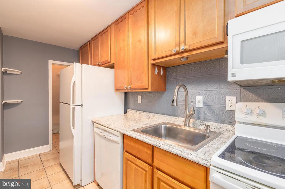 BEVERLY HILLS - Residential Lease
