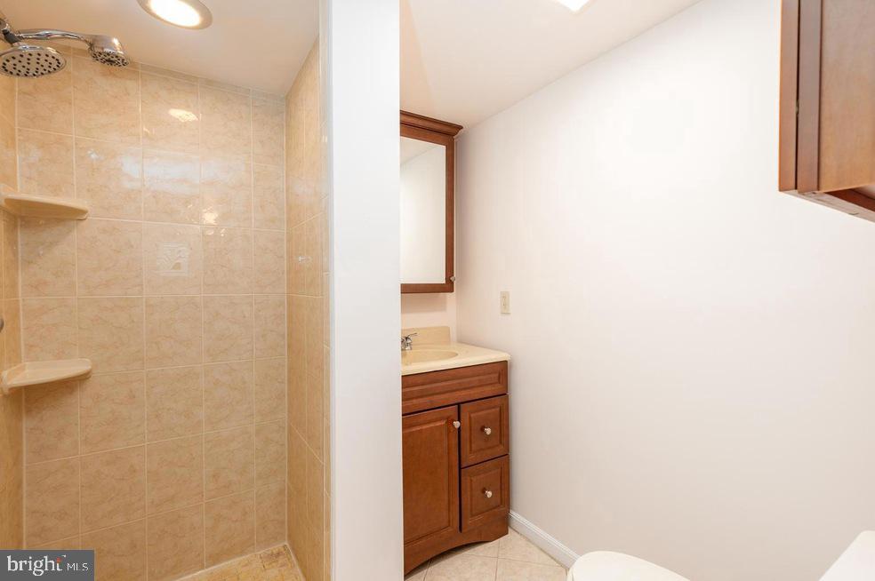 BEVERLY HILLS - Residential Lease