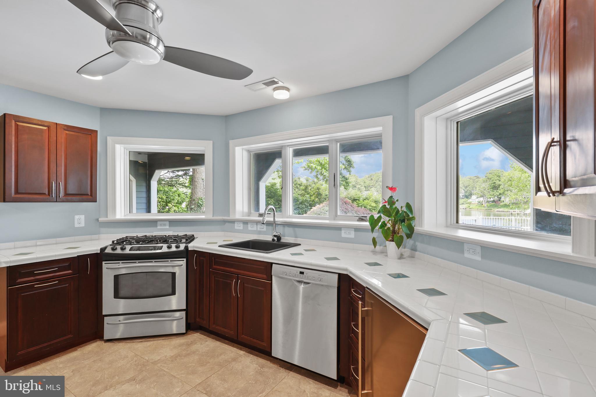 MANHATTAN BEACH - Residential