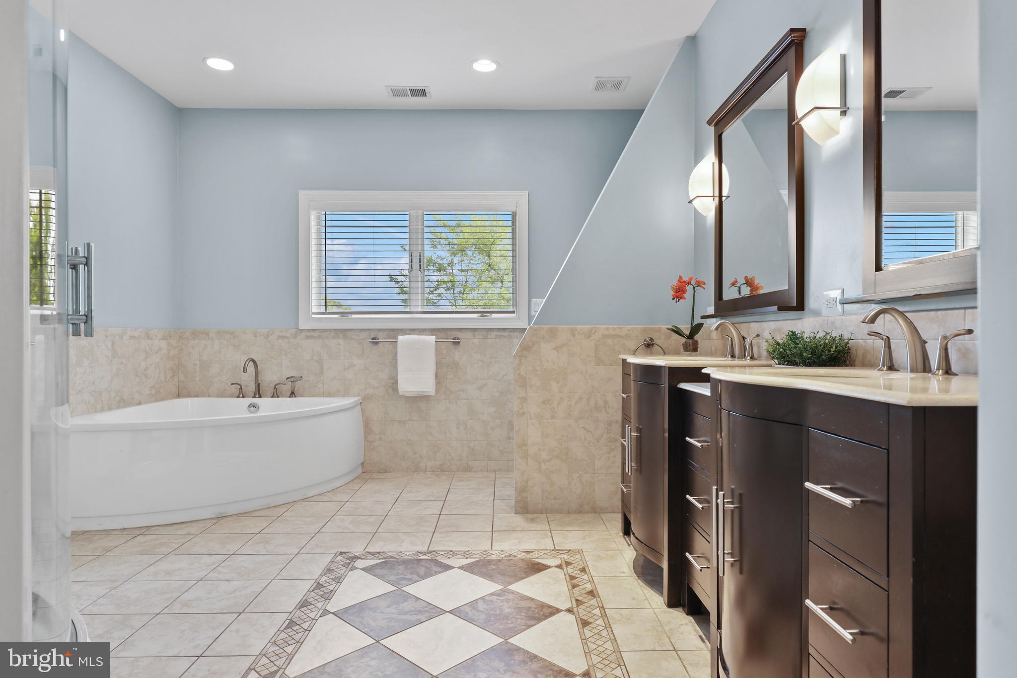 MANHATTAN BEACH - Residential