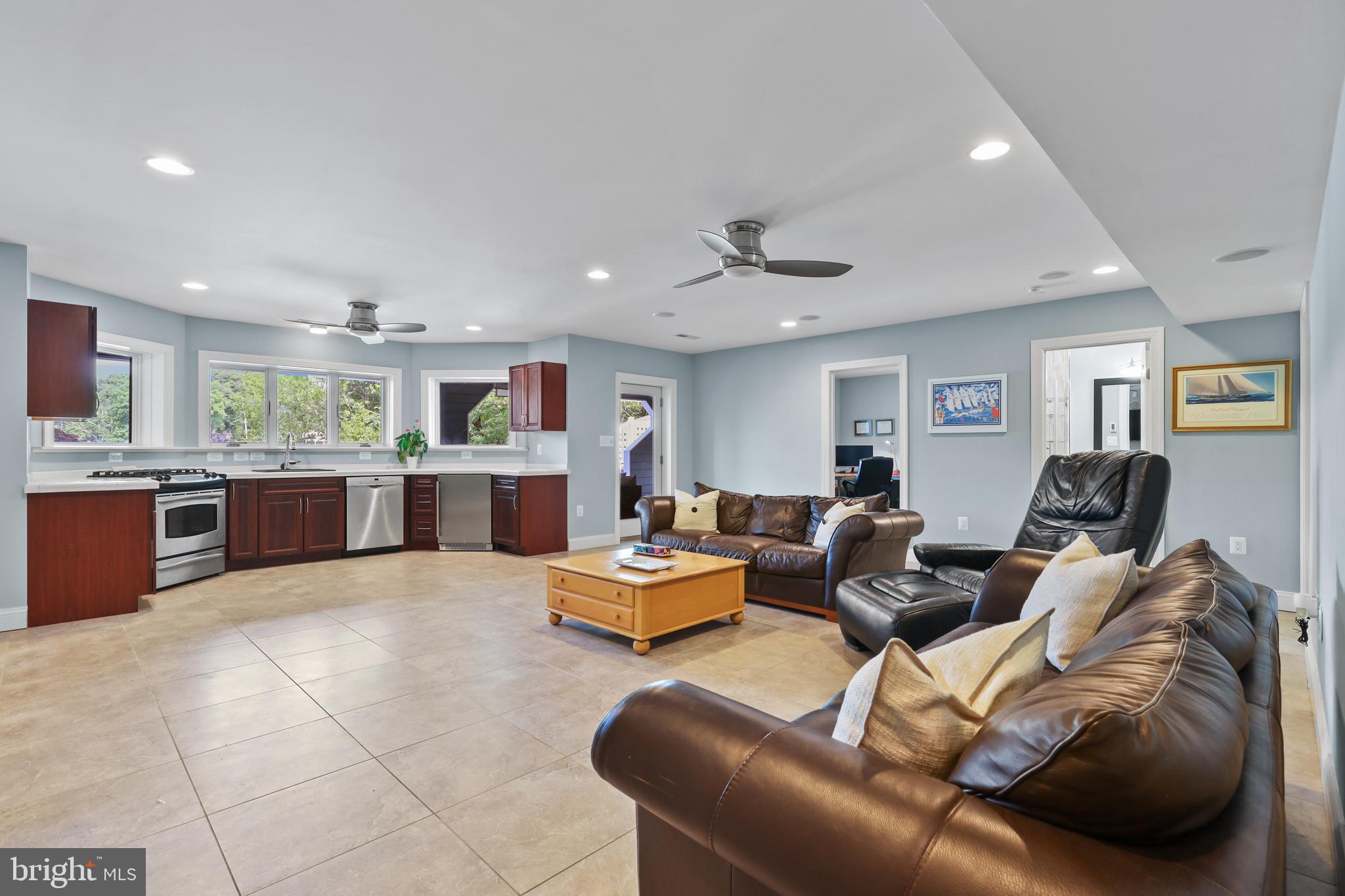 MANHATTAN BEACH - Residential